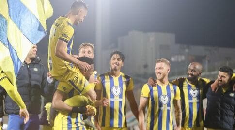 חוגגים ניצחון - ושיא מועדון