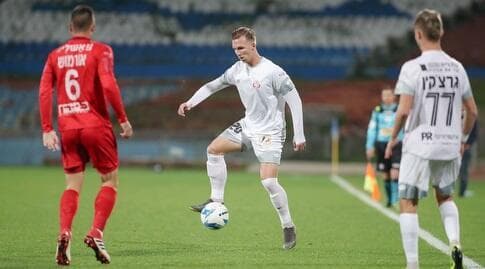 קארצב. "משקולות גדולות על הכתפיים"