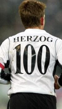 אנדי הרצוג במשחק ה-100 שלו בנבחרת אוסטריה (רויטרס) אנדי הרצוג במשחק ה-100 שלו בנבחרת אוסטריה