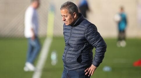 עופר טסלפפה. התחיל את העונה עם סגל שמבוסס על שחקנים מליגה א' (רדאד ג'בארה) עופר טסלפפה. התחיל את העונה עם סגל שמבוסס על שחקנים מליגה א'