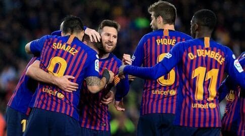 שחקני ברצלונה חוגגים. האליפות בכיס