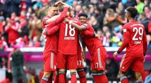 שחקני באיירן מינכן חוגגים. רוצים אליפות נוספת