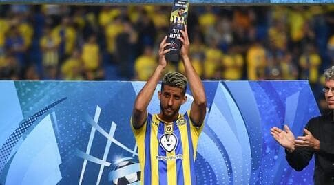 דור מיכה עם פרס שחקן העונה (חגי מיכאלי) דור מיכה עם פרס שחקן העונה