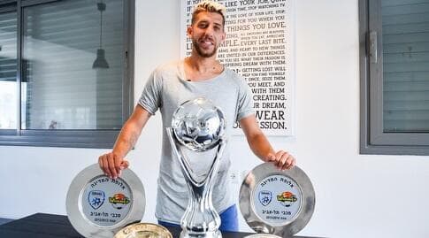 מיכה עם השלל. "אף פעם לא דיברתי עם מאמנים" (חגי מיכאלי) מיכה עם השלל. "אף פעם לא דיברתי עם מאמנים"