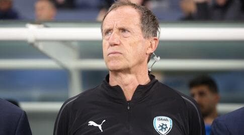 קלאוס לינדנברגר. "רגע קשה בשבילו" (רדאד ג'בארה) קלאוס לינדנברגר. "רגע קשה בשבילו"