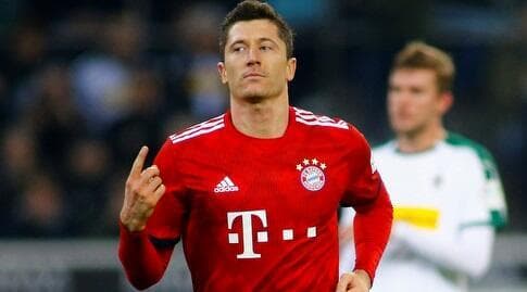 רוברט לבנדובסקי חוגג. תמיד מחפש את האתגר הבא (רויטרס) רוברט לבנדובסקי חוגג. תמיד מחפש את האתגר הבא