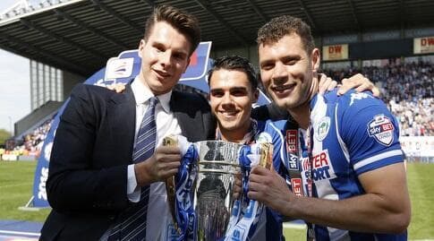 יאניק ווילדסחוט חוגג את העלייה לצ'מפיונשיפ