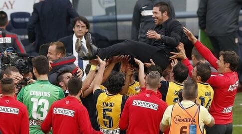 שחקני אתלטיקו מדריד ודייגו סימאונה באליפות ב-2013/14