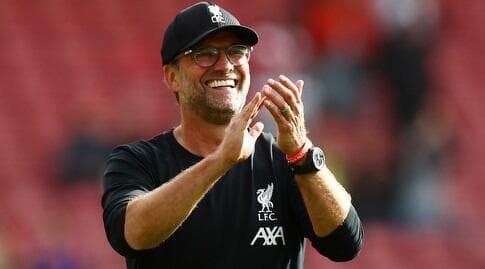 יורגן קלופ מודה לקהל (רויטרס) יורגן קלופ מודה לקהל