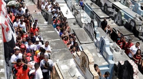 מסעות הלוויה של הכדורגלנים שנהרגו בברזיל