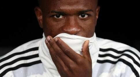 ויניסיוס מחכה לברצלונה