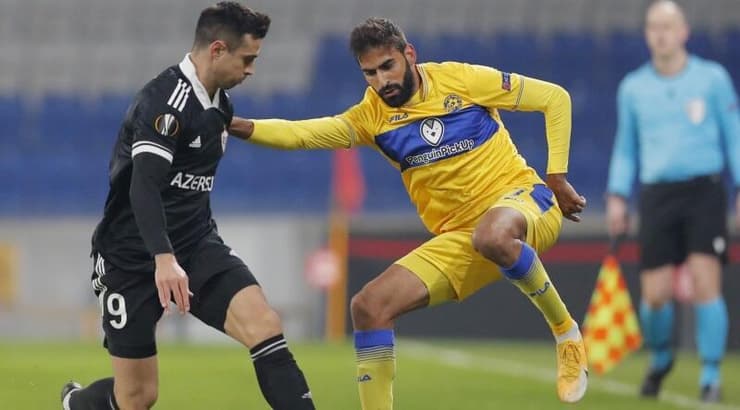 אופיר דוידזאדה עם הכדור (רויטרס) אופיר דוידזאדה עם הכדור