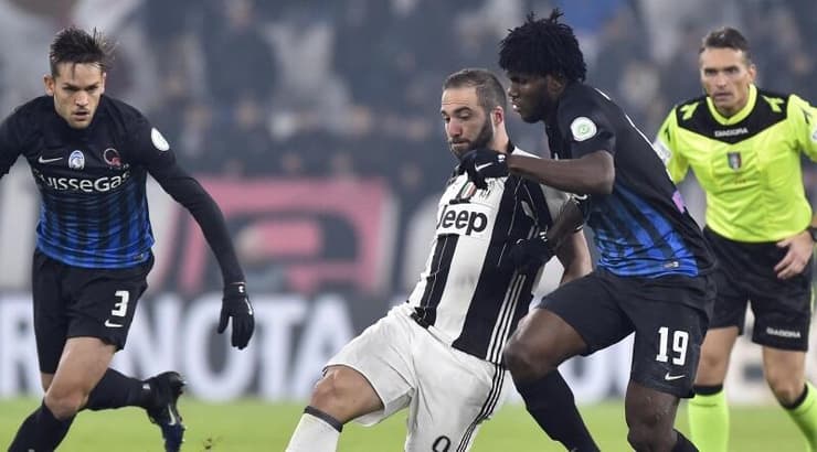 פרנק קסייה מנסה לעצור את גונסאלו היגוואין