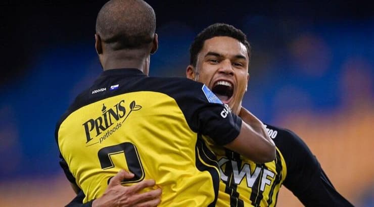 אלי דסה חוגג עם דניליו דואקי