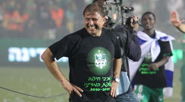 אלישע לוי עם חולצת האליפות (עמית מצפה) אלישע לוי עם חולצת האליפות