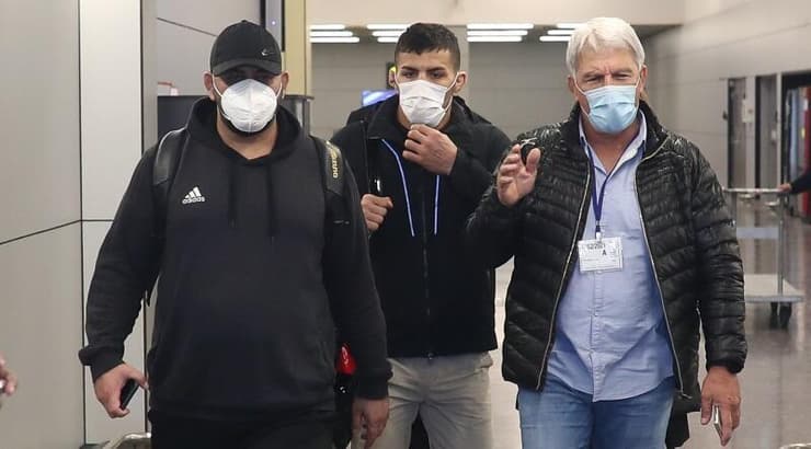 סעיד מולאי עם משה פונטי ומאמנו בנתב"ג (רדאד ג'בארה) סעיד מולאי עם משה פונטי ומאמנו בנתב"ג