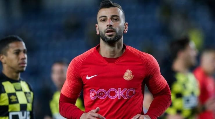 שלומי אזולאי. עוד חיסרון משמעותי (אורן בן חקון) שלומי אזולאי. עוד חיסרון משמעותי