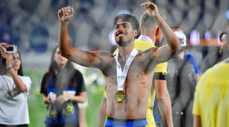 דור פרץ חוגג