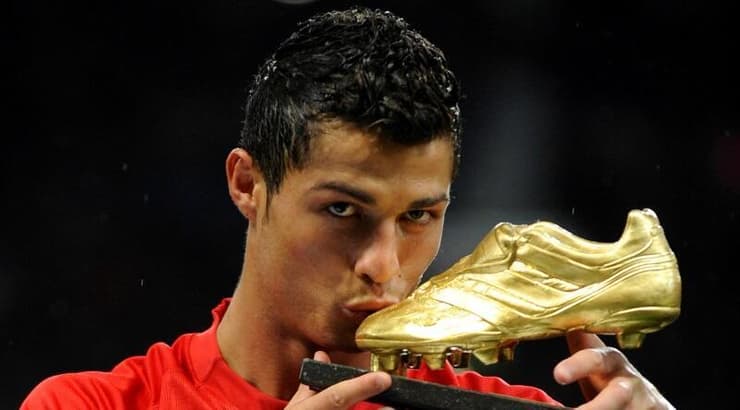 כריסטיאנו רונאלדו עם נעל הזהב