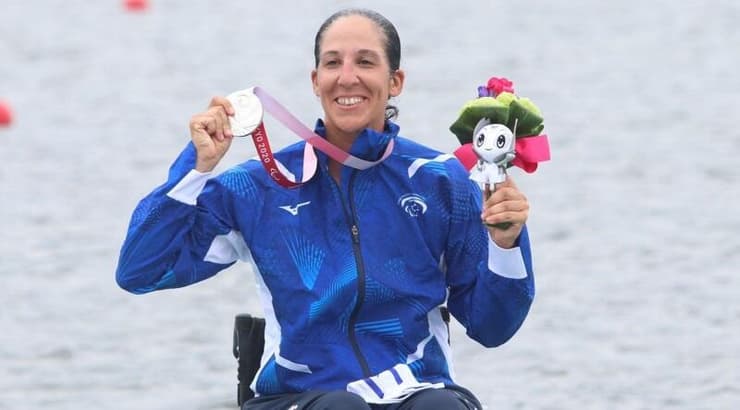 מורן סמואל עם מדליית הכסף