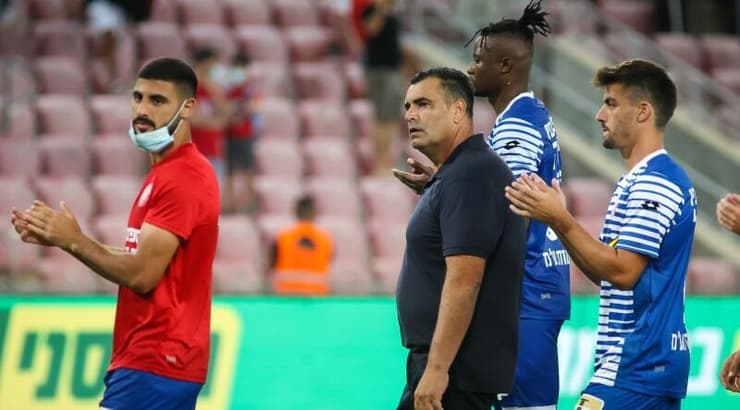 קורצקי ושחקני הפועל חדרה מודים לקהל