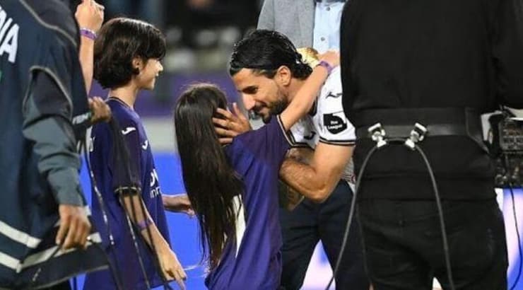 ליאור רפאלוב עם הילדים