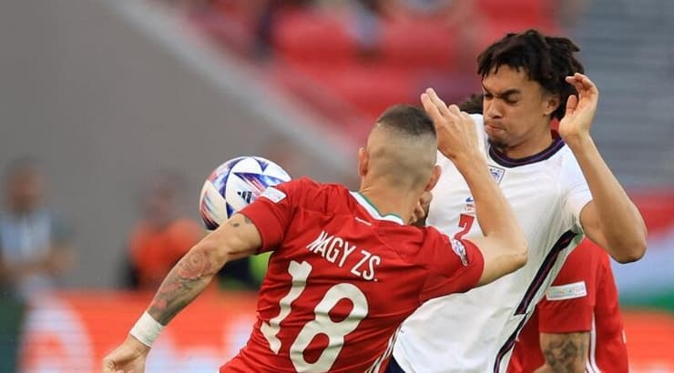 טרנט אלכסנדר-ארנולד במאבק (רויטרס) טרנט אלכסנדר-ארנולד במאבק