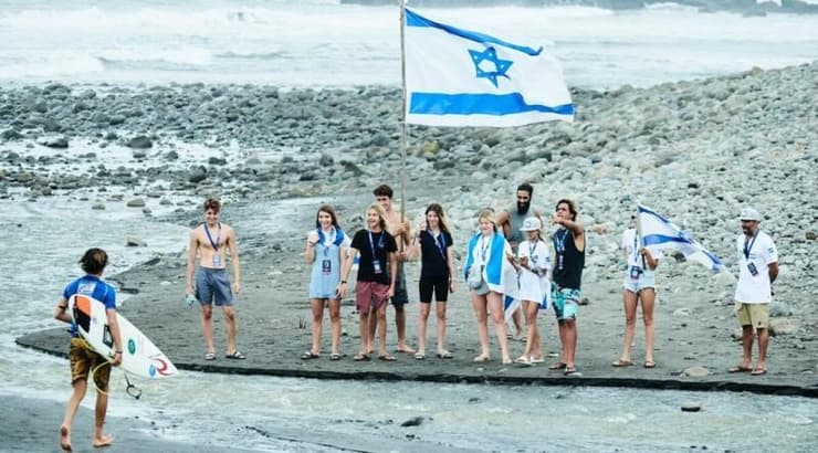 נבחרת הנוער של ישראל בגלישת גלים  (מערכת ONE)