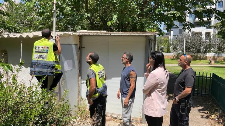 החיפושים בבת ים, היום (צילום: מאיר תורג'מן ) החיפושים אחר סימי אלימלך, סבתא של שירלי פינטו, שנעדרה בבית ים