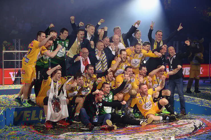 שחקני ויוה קיילצה חוגגים את הזכייה בליגת האלופות ב-2016 (צילום: גטי אימג'ס) שחקני ויוה קיילצה חוגגים את הזכייה בליגת האלופות ב-2016