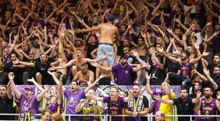 אוהדי הפועל חולון (איציק בלניצקי) אוהדי הפועל חולון