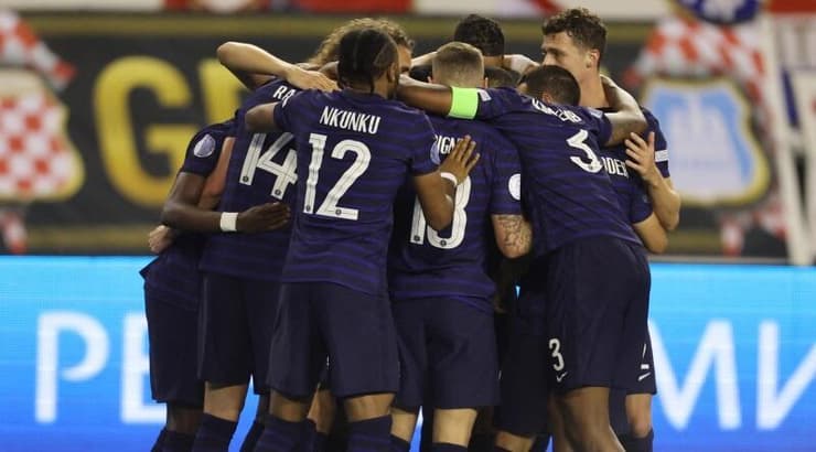 שחקני צרפת חוגגים