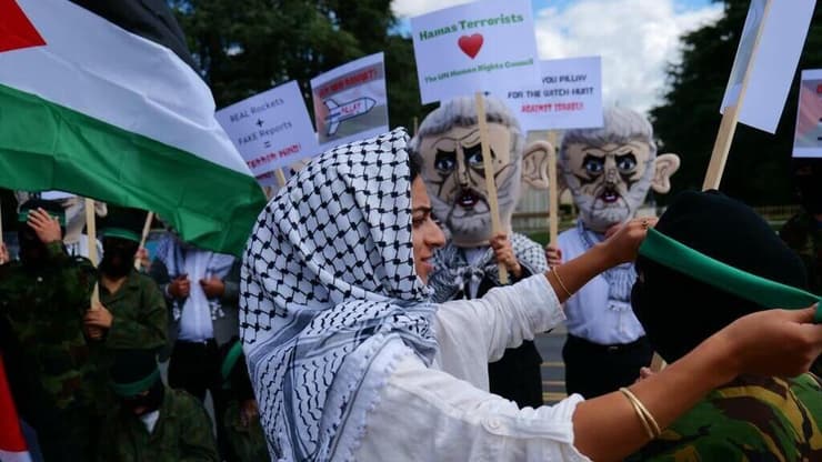 סטודנטים ישראלים במחאה מול מטה האו''ם בז'נבה