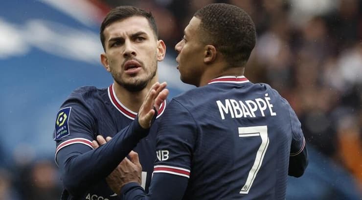 לאנדרו פארדס חוגג עם קיליאן אמבפה