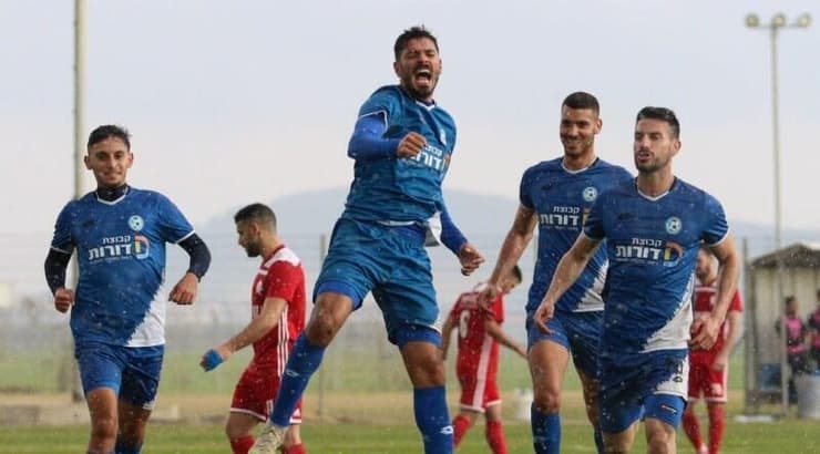 שחקני טבריה חוגגים (באדיבות דוברות עירוני טבריה) שחקני טבריה חוגגים