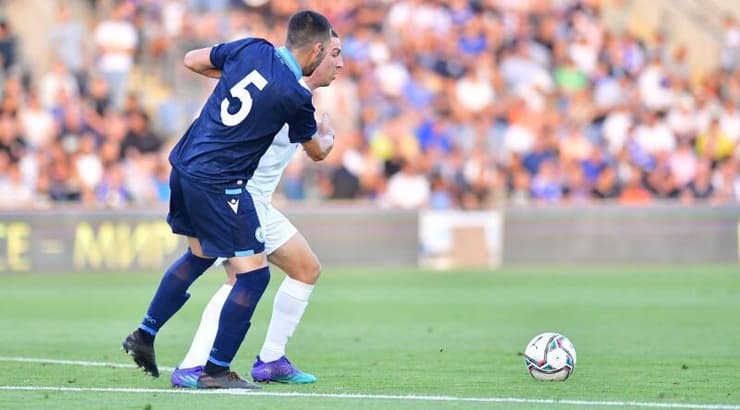 אושר דוידה בפעולה