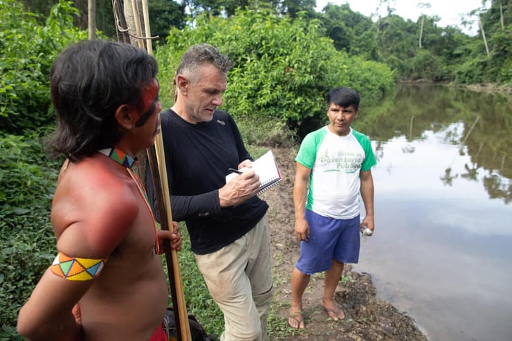 ברזיל עיתונאי נעדר דום פיליפס רושם דברים במפגש עם ילידים ב ברזיל נובמבר 2019