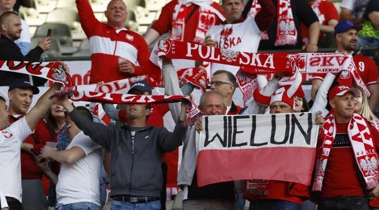 אוהדי פולין (רויטרס) אוהדי פולין