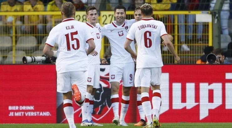 רוברט לבנדובסקי חוגג (רויטרס) רוברט לבנדובסקי חוגג