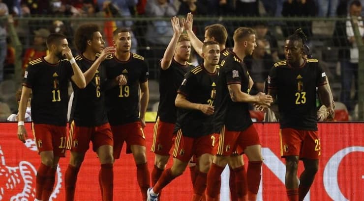 שחקני נבחרת בלגיה חוגגים (רויטרס) שחקני נבחרת בלגיה חוגגים