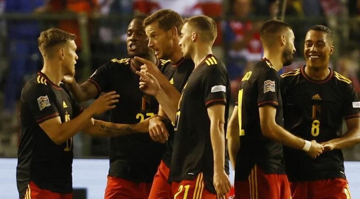 שחקני נבחרת בלגיה חוגגים (רויטרס) שחקני נבחרת בלגיה חוגגים