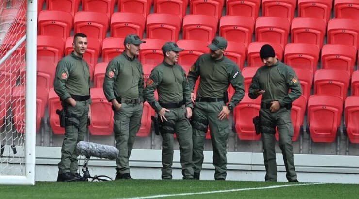 שוטרים אלבנים (ראובן שוורץ) שוטרים אלבנים