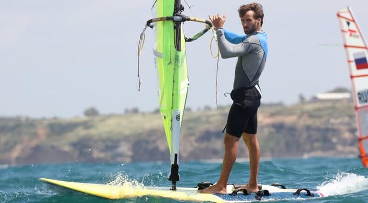 יואב עומר על ה-RSX (שחר גרוס) יואב עומר על ה-RSX