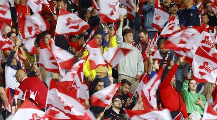 אוהדי נבחרת אוסטריה (רויטרס) אוהדי נבחרת אוסטריה