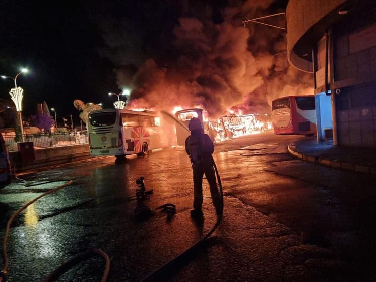 18 אוטובוסים נשרפו בתחנה המרכזית בצפת