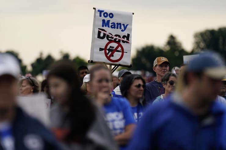 הפגנה מפגינים בארה"ב וושינגטון שינוי חוקי ה נשק