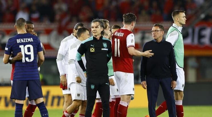 שחקני נבחרת צרפת ואוסטריה בסיום (רויטרס) שחקני נבחרת צרפת ואוסטריה בסיום