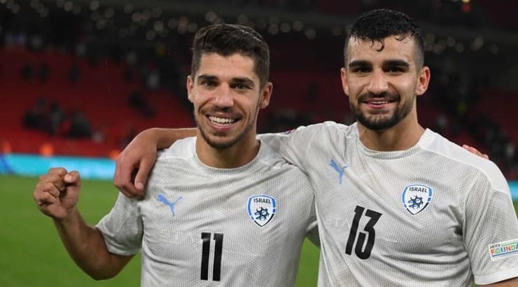 מנור סולומון ומחמוד ג'אבר חוגגים