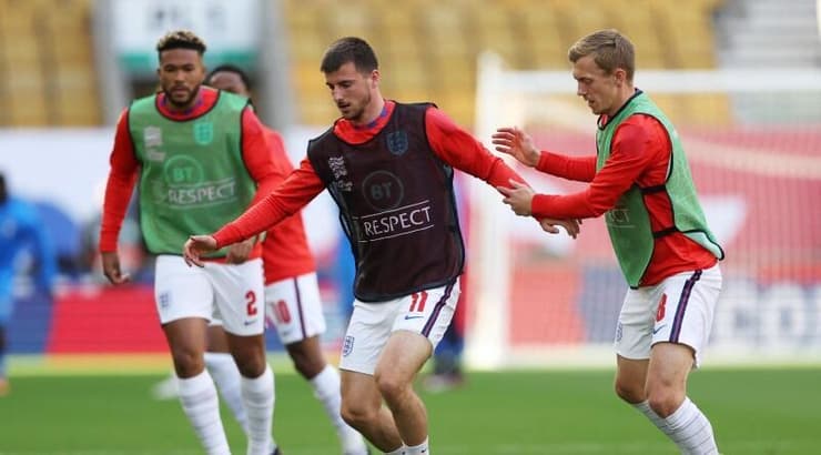 שחקני נבחרת אנגליה מתחממים