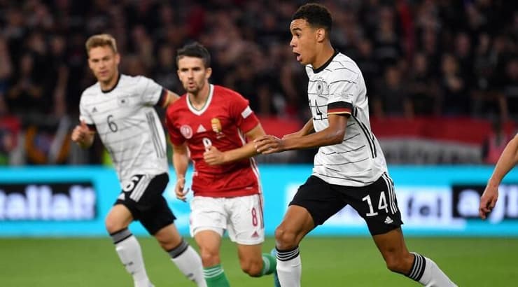 ג'מאל מוסאילה בפעולה (רויטרס) ג'מאל מוסאילה בפעולה